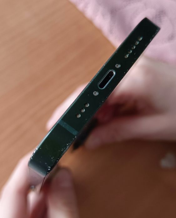 iPhone 13. Dobry stan