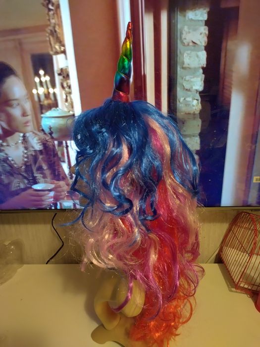 Peruka Długa Tęczowy Jednorożec kolorowy rog