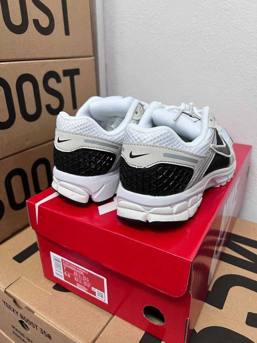 Женские кроссовки Nike Vomero 5 / Найк Вомеро белые 36 37 38 39 40