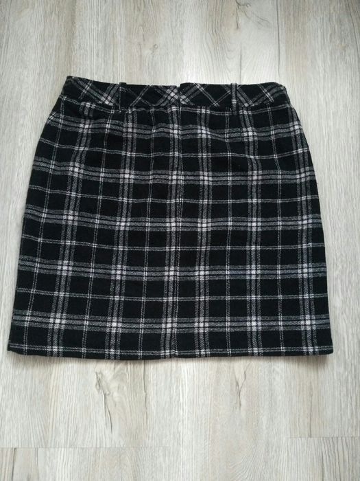 Nowa spódniczka w kratę
