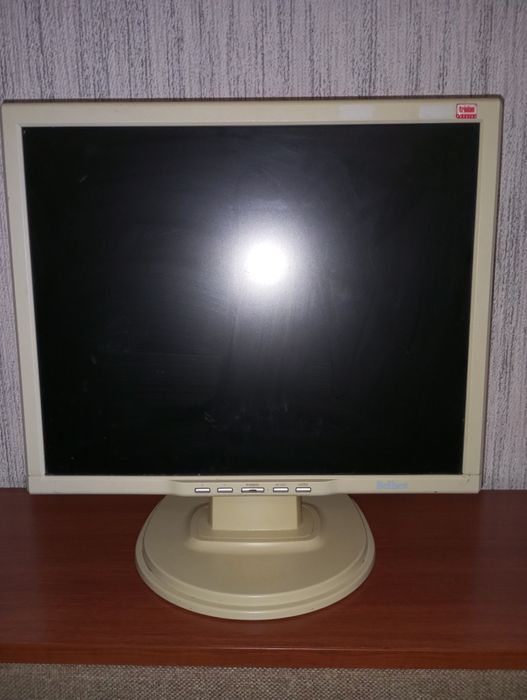 Продам компьютерный монитор