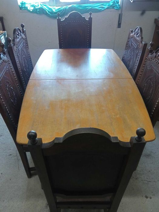 Vendo mesa com 6 cadeiras
