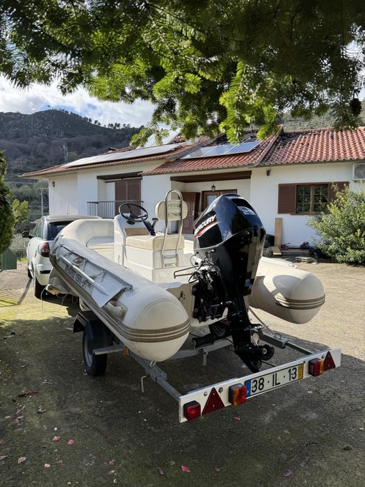 Barco semi rigido com motor mercury 25cv