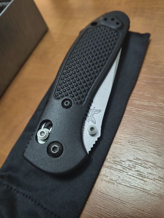 Benchmade 551-S30V Griptilian
