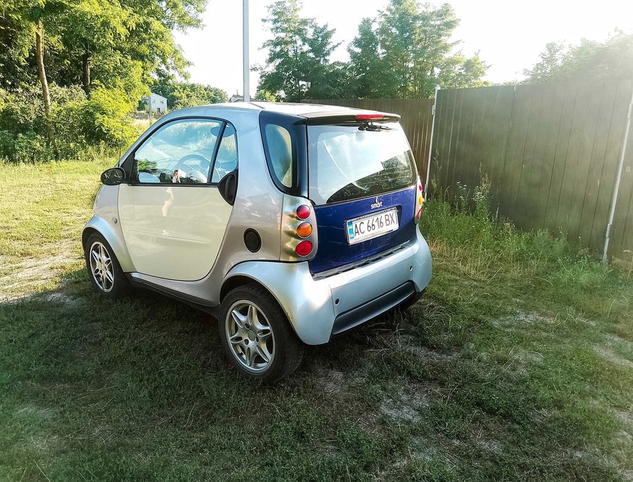 Продам Smart 2001