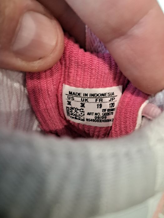 Adidas пінетки ,made in Indonesia.