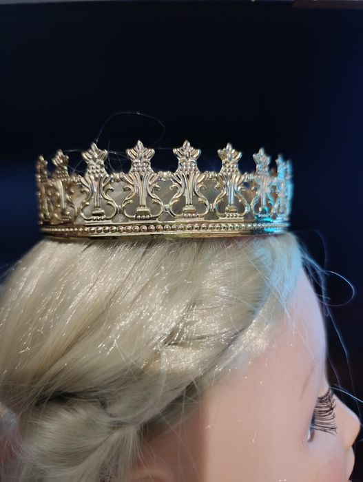 Корона  золотиста