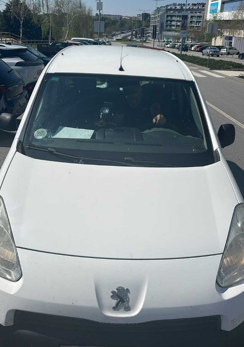 Carrinha Peugeot Partner 5 lugares