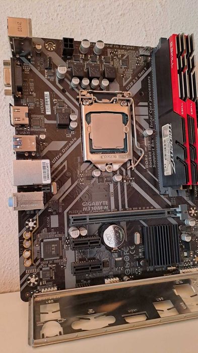 Bundle Intel Core i3-8100 / Board Gigabyte H310M H / 16GB DDR4 G.Skill TridentZ