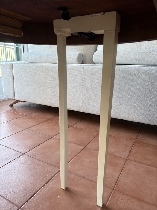 Mesa de jantar redonda extensível