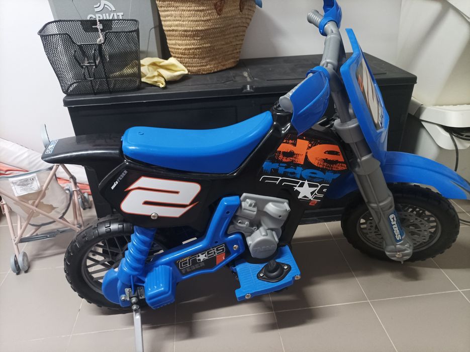 Mota elétrica para criança