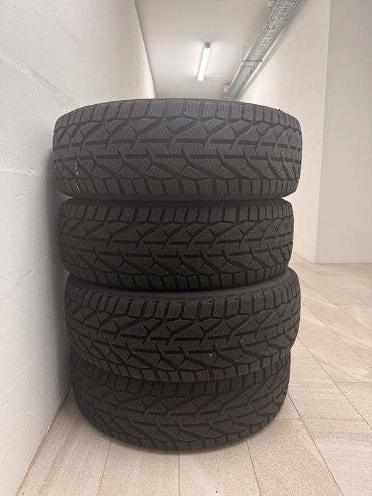 4 Pneus de Inverno Kormoran Snow 205/60 R16 92H – Muito Bom Estado