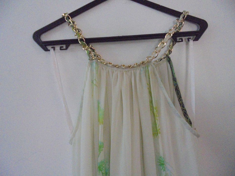 vestido de senhora muito fresco e muito bonito