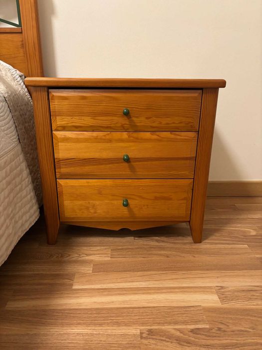 Quarto Casal completo em madeira maciça