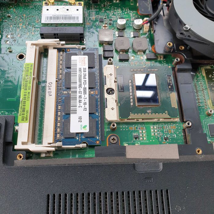 teclado asus N61J dá para outros modelos restantes peças sob consulta