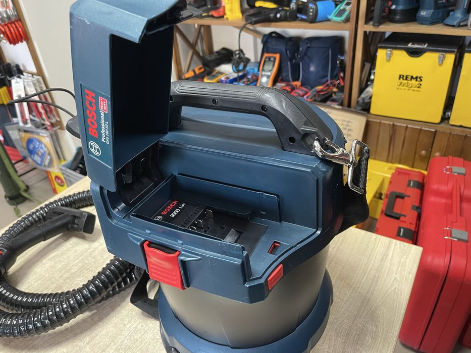 Bosch GAS 18V-10L / акумуляторний пилсосс Бош 18V