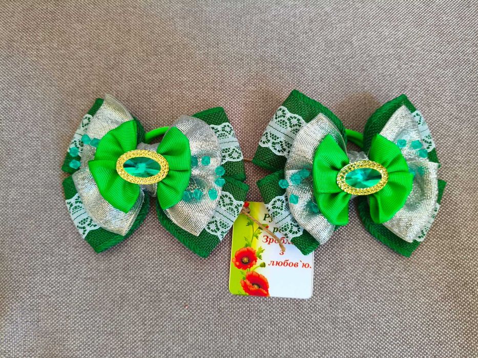 Зелені бантики на гумці /резинці