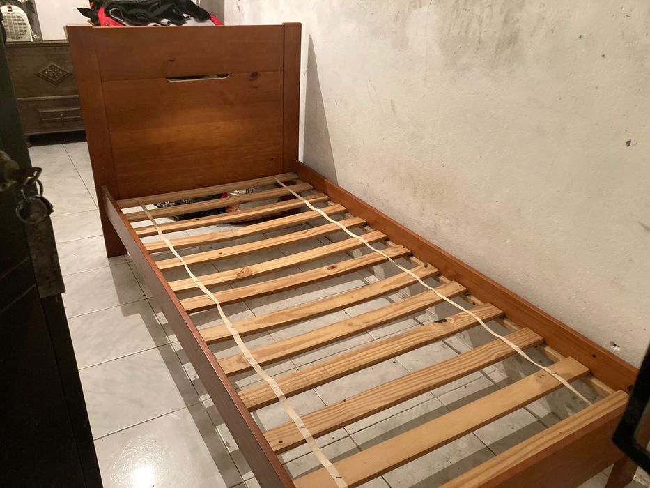 Cama de solteiro madeira