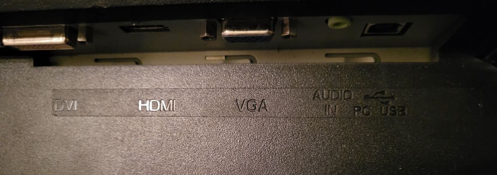 Монитор Сенсорный MEDION.  монітор сенсорний 48см x 27см