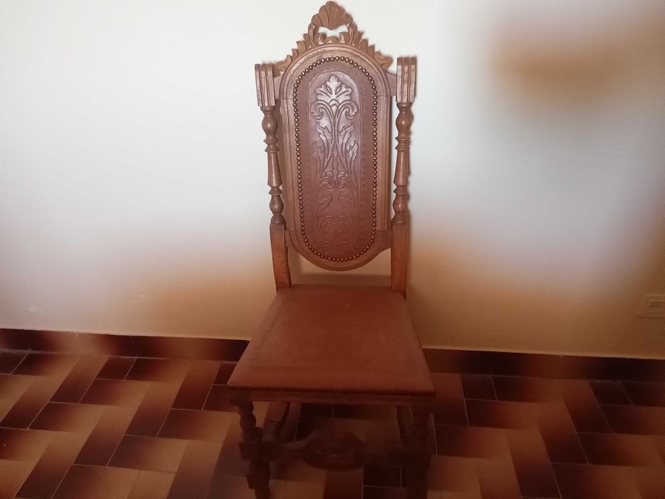 Cadeiras antigas 6 com mesa