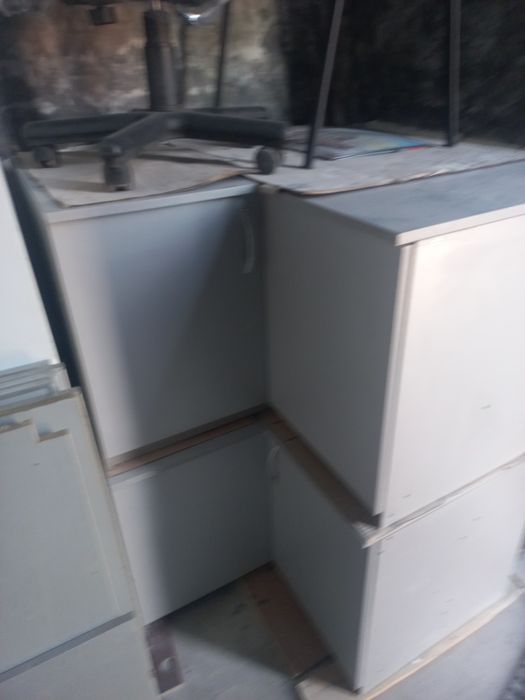 Тумби різних розмірів