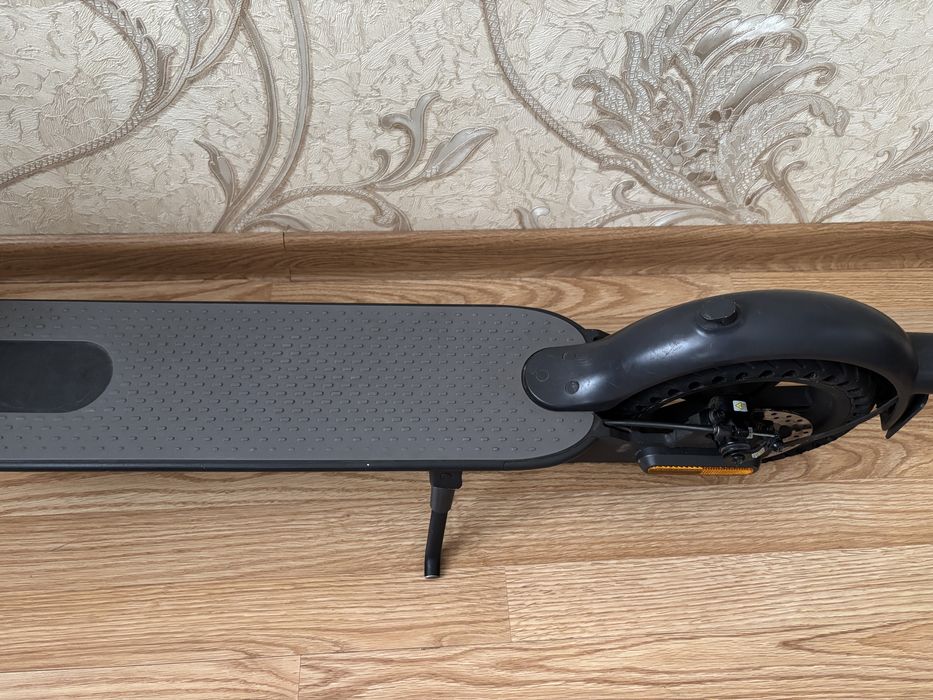 Електросамокат Xiaomi Electric Scooter Essential