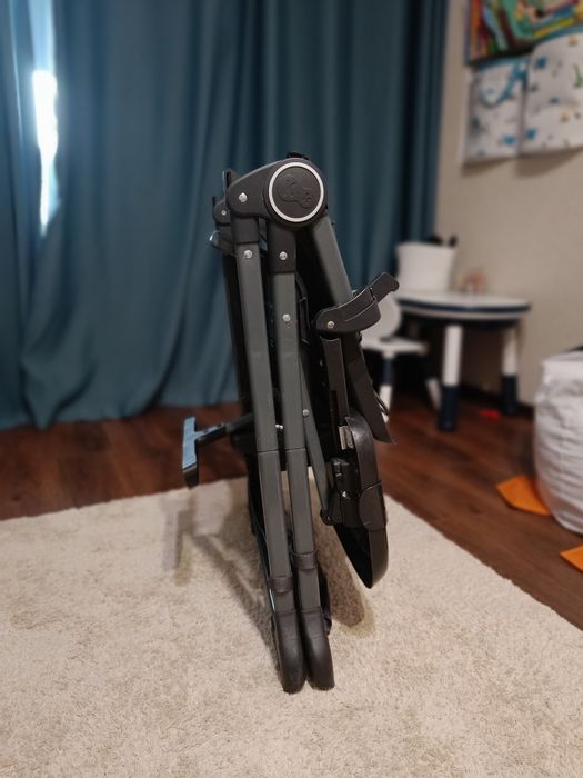 Стільчик для годування