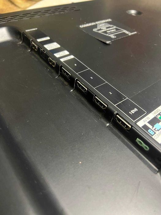 ПРОДАЮ: Телевізор - Samsung UE40D5500 (40 дюйми) 1080p з дефектом