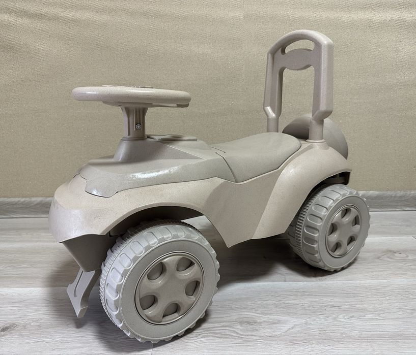 Автомобілі толокар Doloni