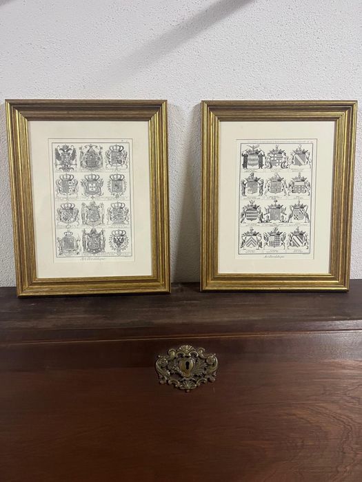 2 quadros de ilustracoes heraldicas