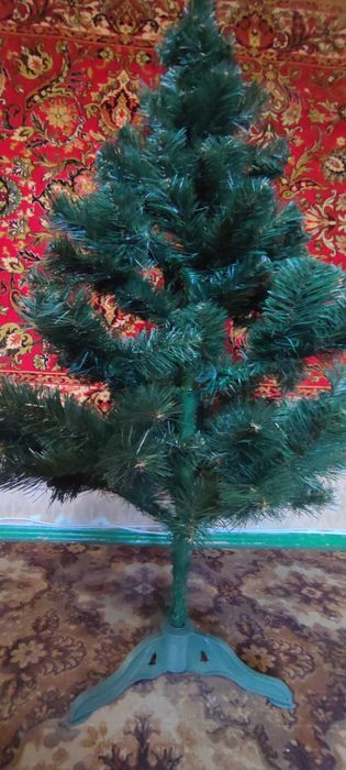 Продам ёлку искуственную
