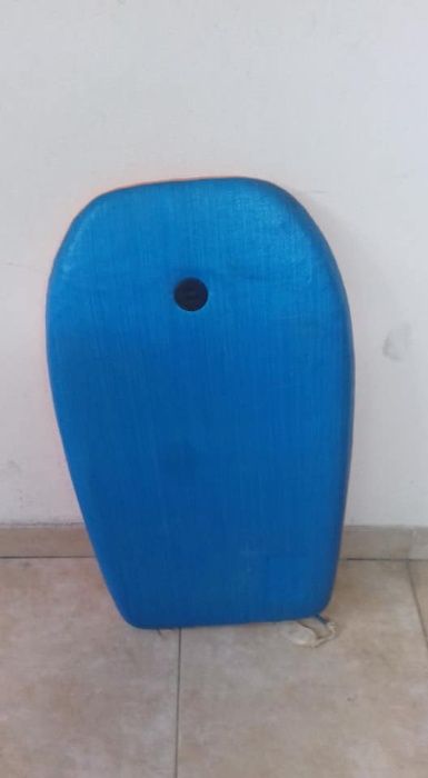 Prancha de body para criança colorida.