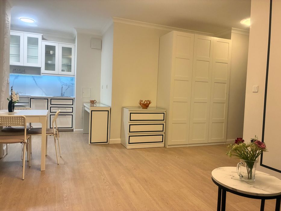 30m2 Bezpośrednio Nowe Ochrona 24/7 Garaż Balkon Metro Eleganckie