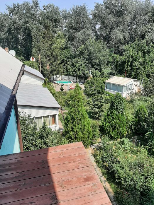 Сдам 2-3й этажи в доме в Соловьиной роще возле воды. Без мебели