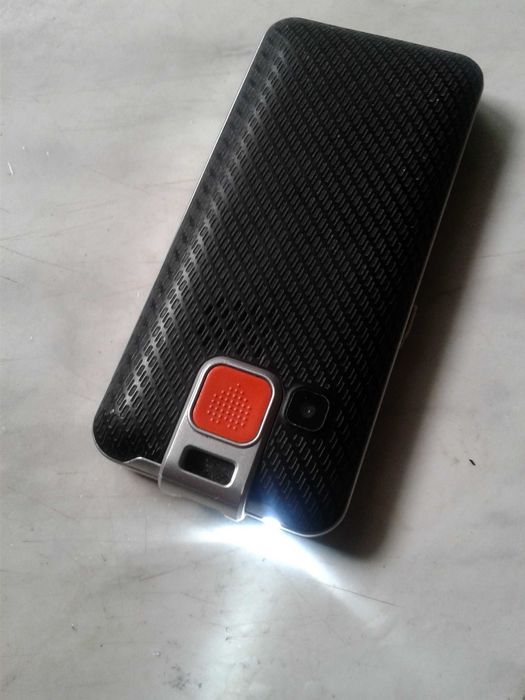 Мобильный кнопочный телефон Twoe T 180