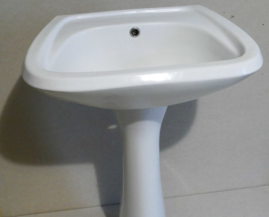 umywalka zlew z nogą postument
