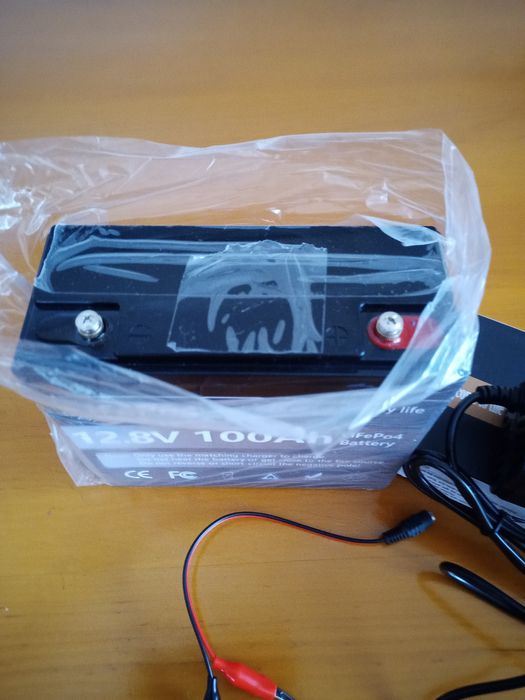 Акумулятор  LIF Po 4  100 A(літій-залізо-фосфат) з зарядним пристроєм