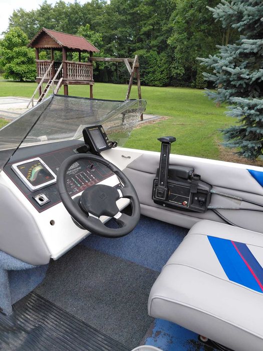 Łódź  motorowa wędkarska Bayliner CAPRI