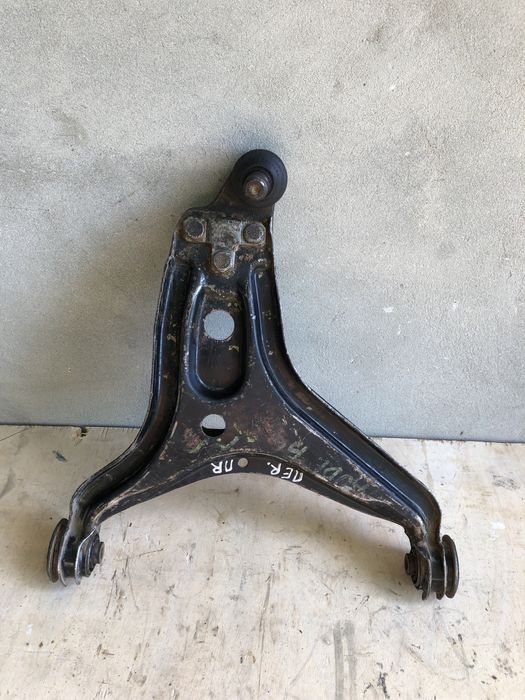 Важелі підвіски Mercedes Vito W638 / Peugeot 206 / Ford Escort / Audi 80 B3 ,В4.