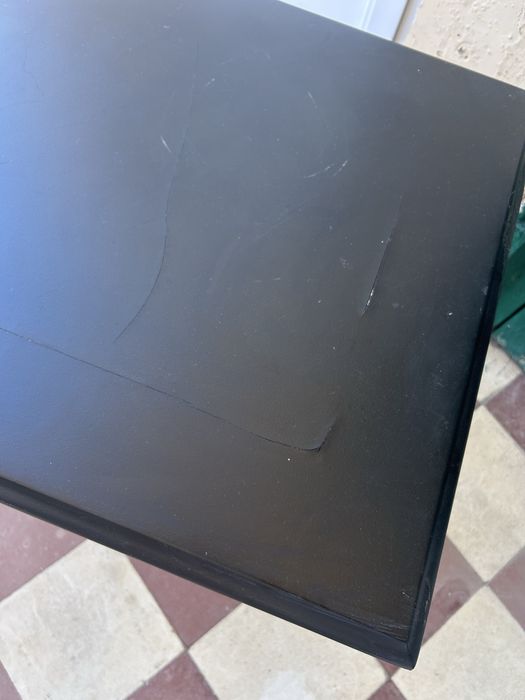 Mesa de apoio ou centro antiga preta em madeira