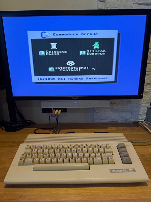 Commodore 64C sprawny – kultowy retro komputer – stan bardzo dobry #1
