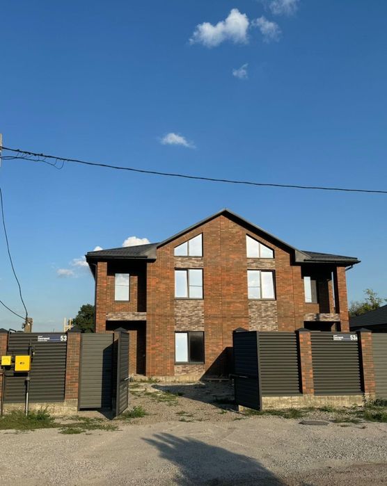 Сучасний дуплекс біля Парку Перемоги окрема адреса та  всі комунікації