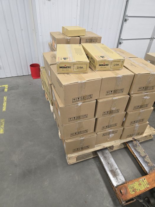 Серійне складання акумуляторів для FPV дронів та БПЛА.