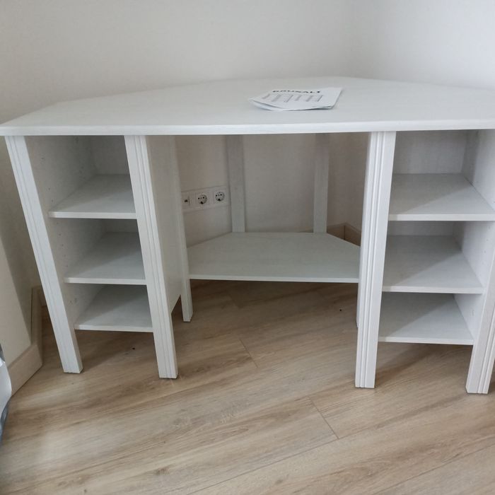 Стіл кутовий фірми ІКЕА