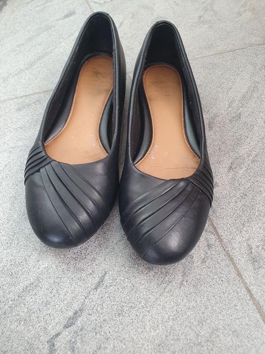 Шкіряні туфлі лофери Clarks 39 босоніжки