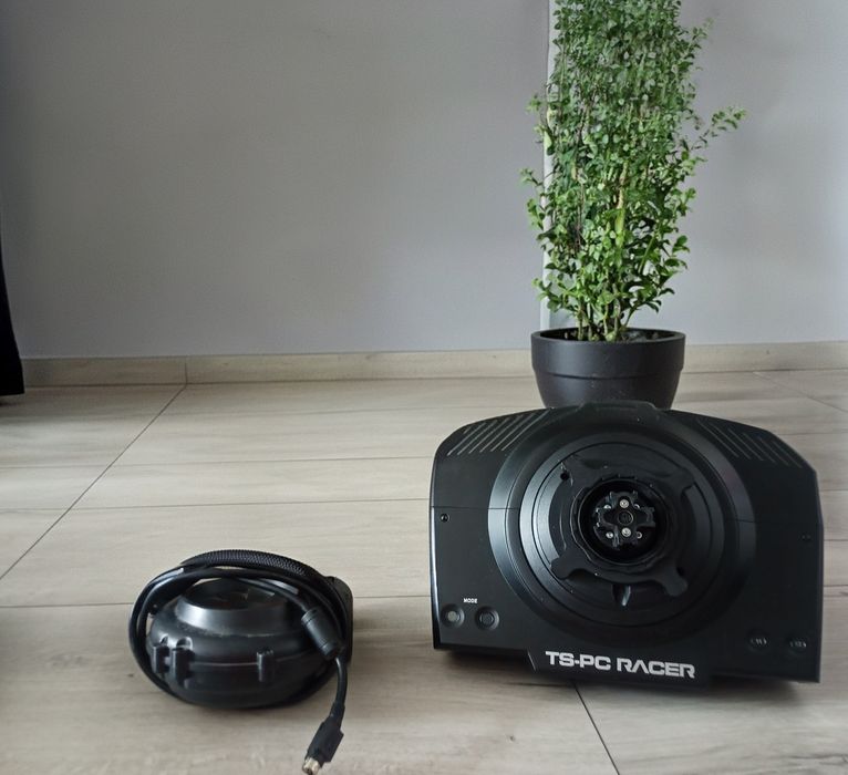 Thrustmaster TS-PC Racer+ quick relase, adapter
