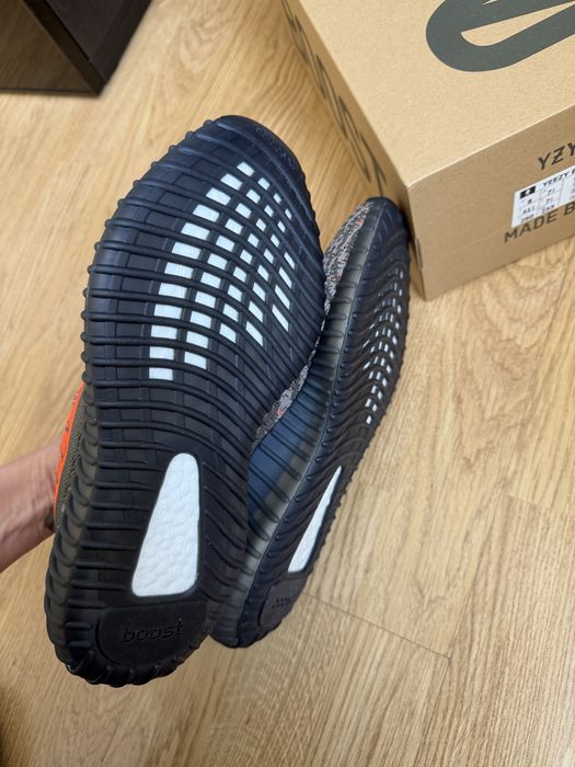 Adidas YEEZY Boost 350 V2 Carbon Beluga 41 1/3