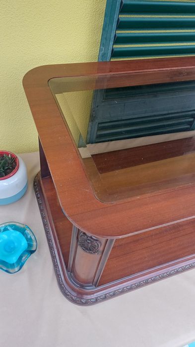 Mesa de centro em mogno