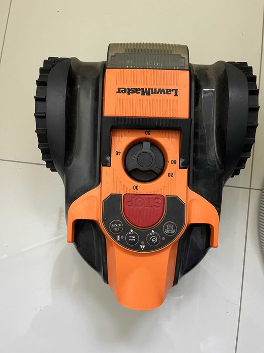 Robô corta-relva LawnMaster automático, 3 baterias + carregador