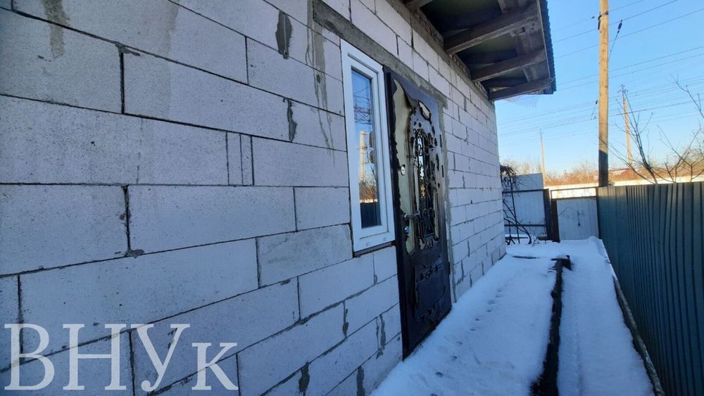 Продам квартиру з земельною ділянкою в центрі м. Ківерці